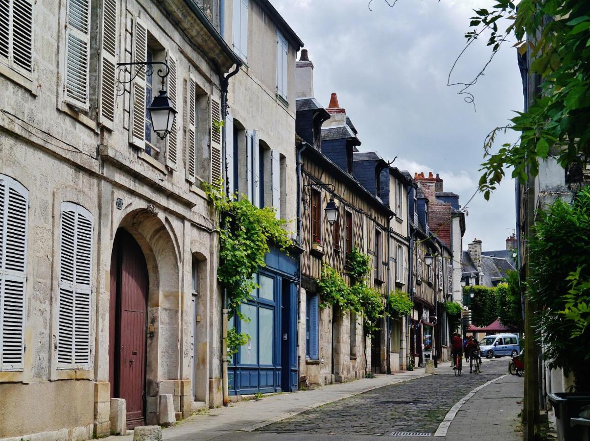 Les Volets Bleus - Deux Appartements Et Un Studio, Jardin بورج المظهر الخارجي الصورة