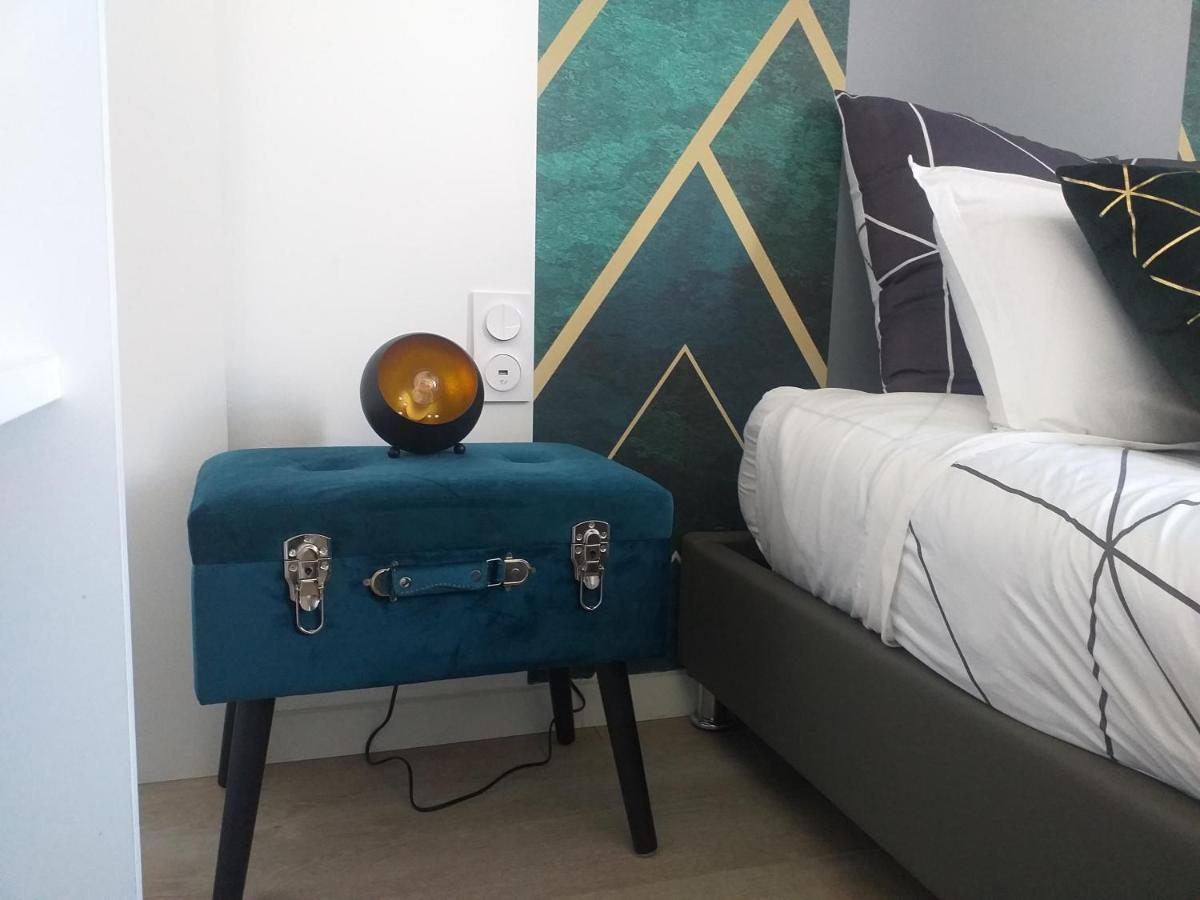 Les Volets Bleus - Deux Appartements Et Un Studio, Jardin بورج المظهر الخارجي الصورة