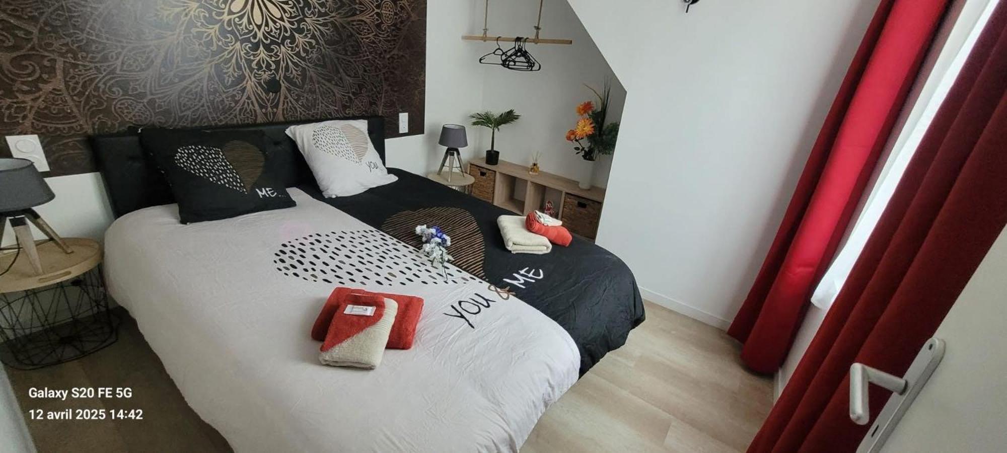 Les Volets Bleus - Deux Appartements Et Un Studio, Jardin بورج المظهر الخارجي الصورة