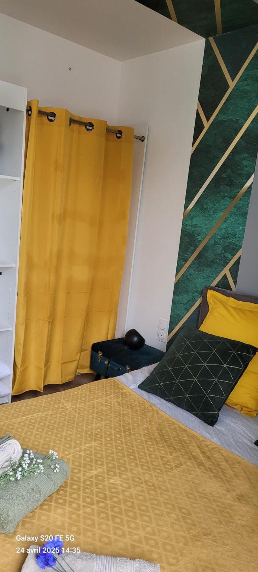 Les Volets Bleus - Deux Appartements Et Un Studio, Jardin بورج المظهر الخارجي الصورة